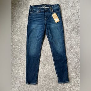 NWT - Lucky Brand Brooke Legging Jean - Size 8/29